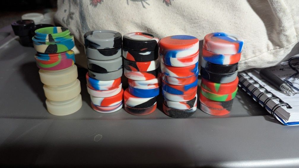 Empty Silicone Pucks