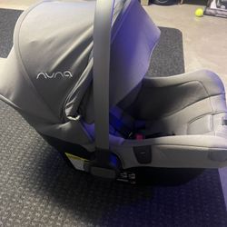 Nuna NewBorn Car Seat