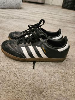Adidas Samba - size 6.
