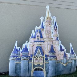 Disney cardboard cutouts Mini and Mickey Mouse, Castle, Disney Decorations