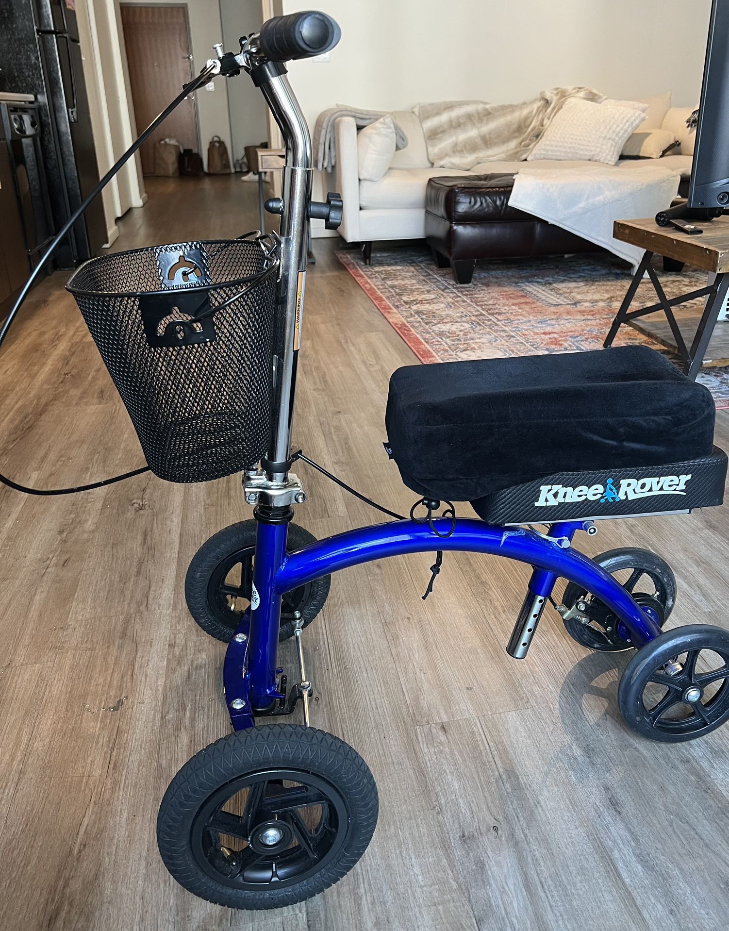 Knee Scooter With All Terrain Rubber Tires 