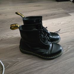 Dr Martens boot size 8M