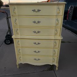 ❤️BEAUTIFUL VINTAGE SOLID WOOD DIXIE BRAND TALL CHEST/6 DRAWER❤️