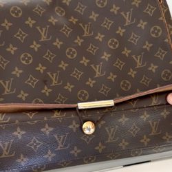 Louis Vuitton Messenger Bag