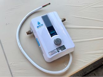 NEW EcoSmart ECO 8 240V Tankless Water Heater, Electric, 8-kW