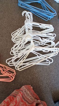 18 hangers for $1