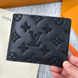 LV Men’s Wallet 