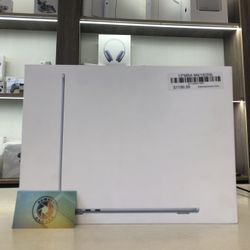 Apple 13” MacBook Air M4 16gb Ram / 256gb SSD