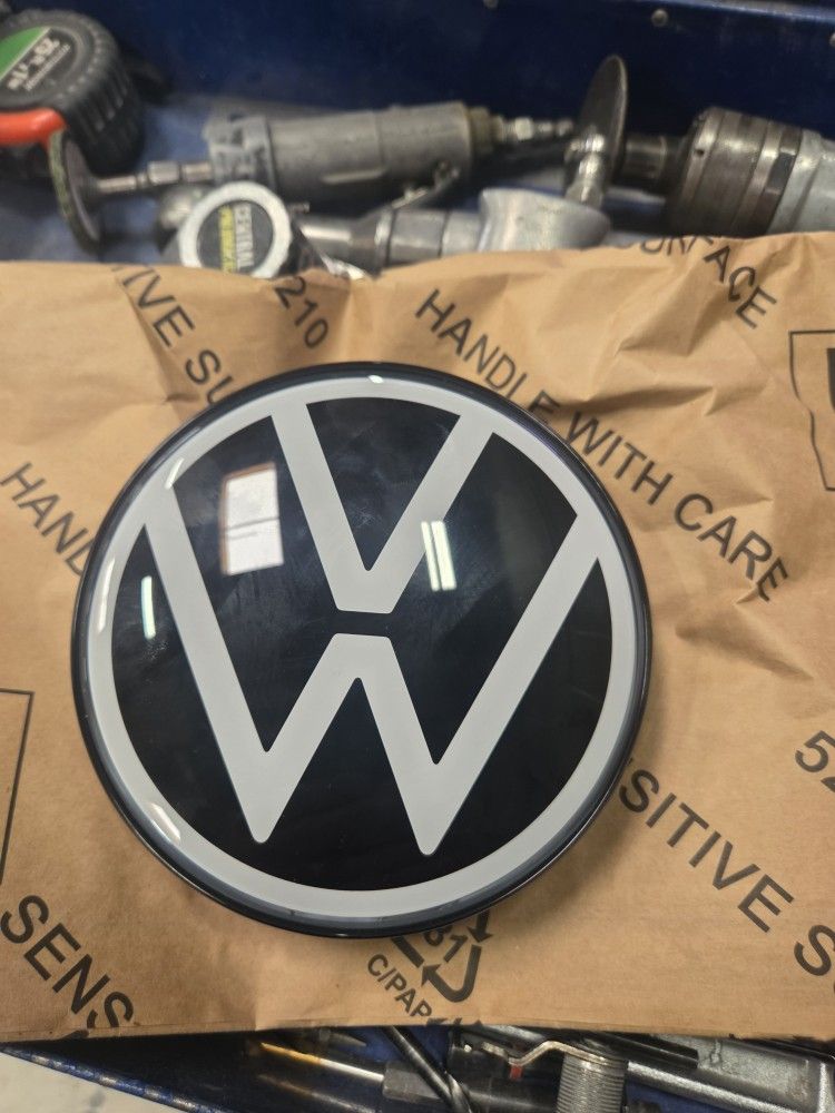 Volkswagen ID4 Front Bumper Lighted Emblem