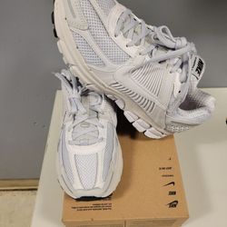 Vast Grey Vomeros Size 10