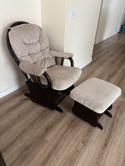 Mesedora De Madera Con Banquito