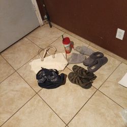 1 Cup.  2 Slippers.  1 Sandales For Free 