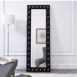 Espejo Negro Mide 66"L x 32"W