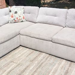 Grey Havertys Sectional Couch, DELIVERY AVAILABLE!!
