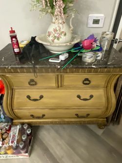 ESTATE SALE(FURNITURE AND APPLIANCES)
