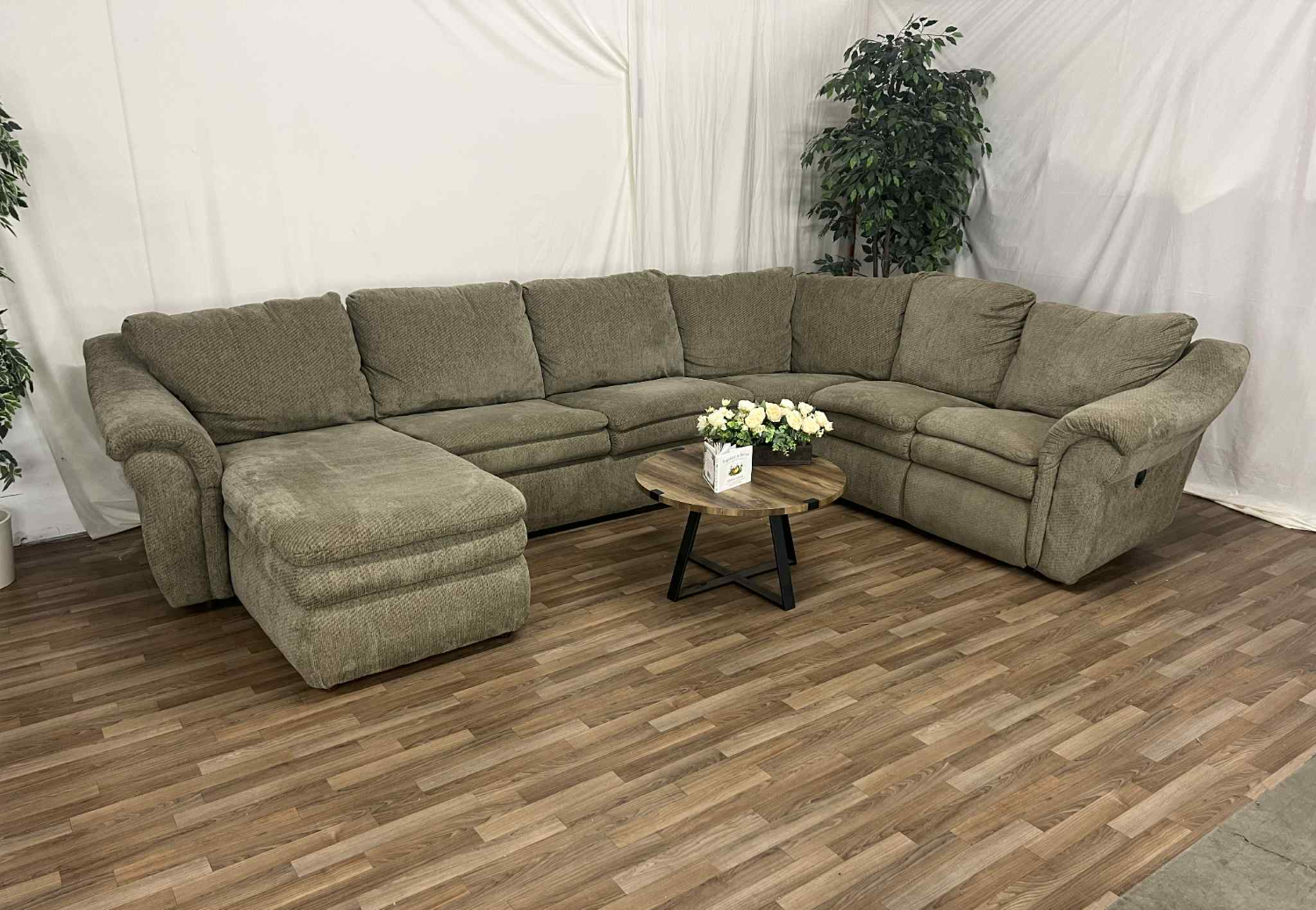DELIVERY AVAILABLE Sectional Couch