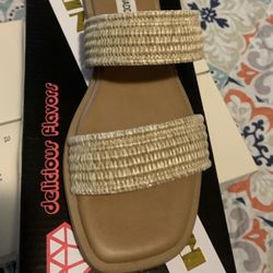 Steve Madden Flat Sandals $20 Size 8