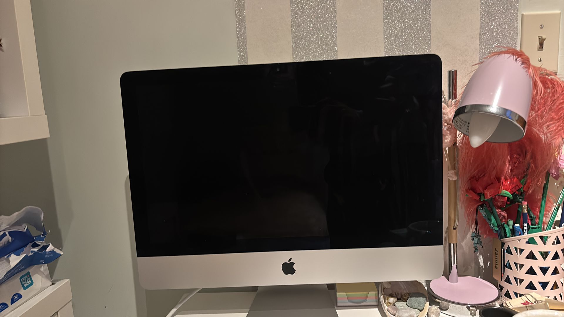 2019 iMac 21.5” 4K – Clean, Reset, Ready to Use – Keyboard + Mouse