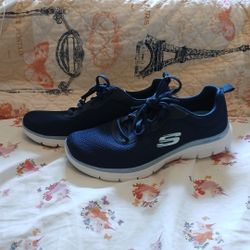 Tennis Skechers