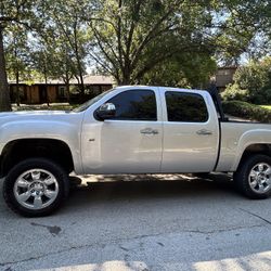 2010 GMC Sierra 1500 Crew Cab.                  $8000