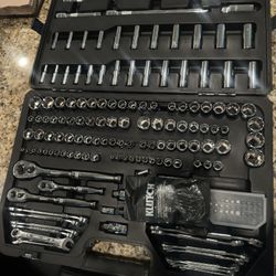 Klutch 189 Pcs. Tool Box