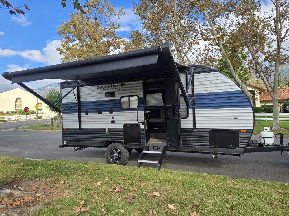 2022 Wolf Pup 16PF Camper Trailer