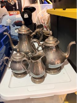 Remembrance 1847 Rogers Bro 9801 Silver Plated Victorian CoffeeTea Pot set
