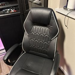 Insignia PC Gaming/Office Chair