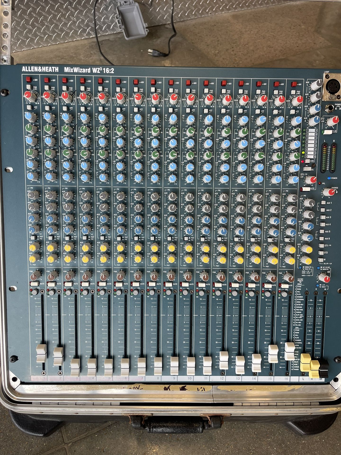 Allen & Heath MixWizard WZ 16:2dx Analog Mixer with SKB Case