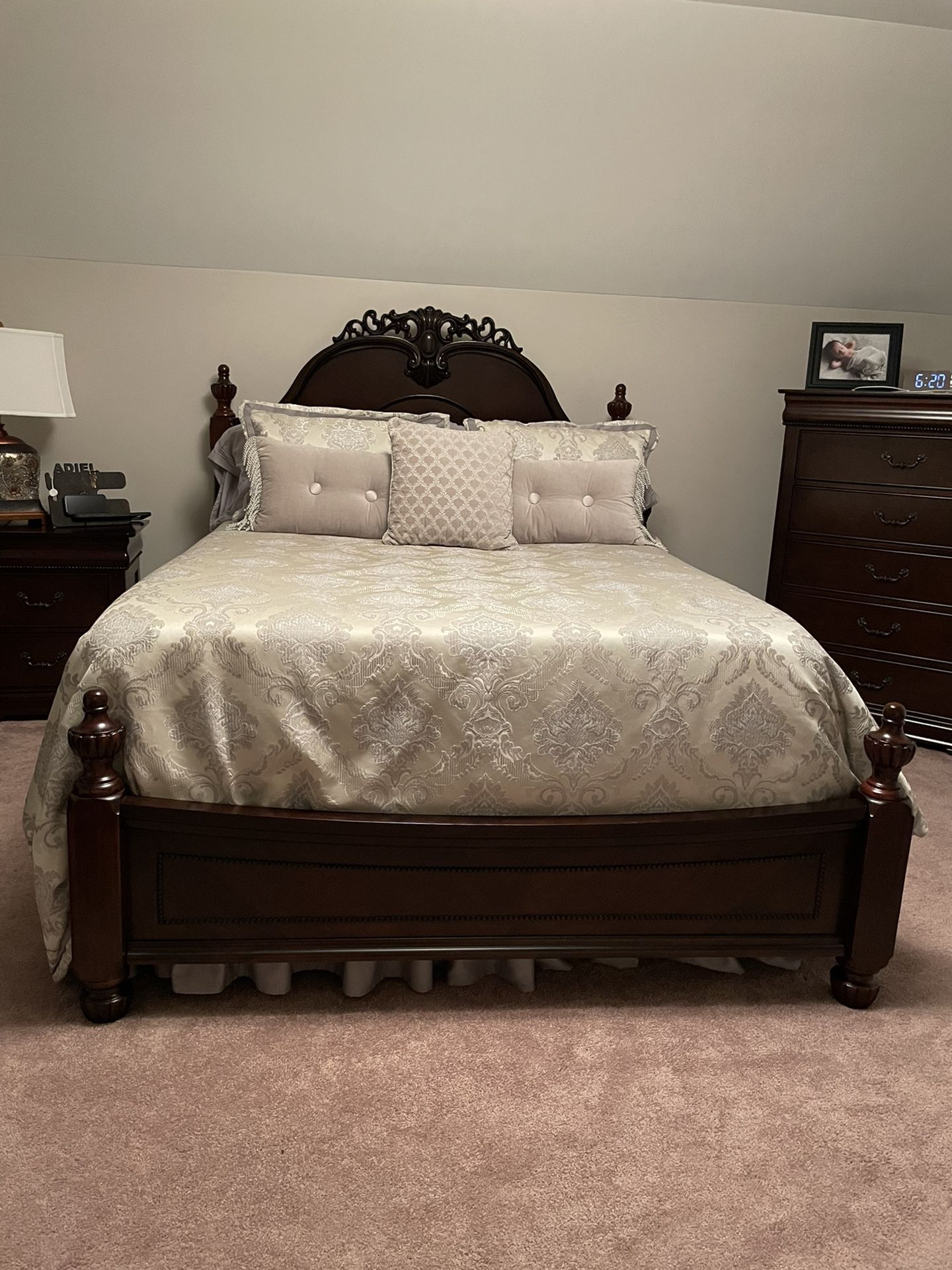 Queen Bedroom Set  
