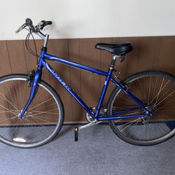 Men’s Blue Trek 700 Hybrid Bicycle Bike Excellent 10/10