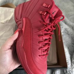 Jordan 12s Size 6 GS