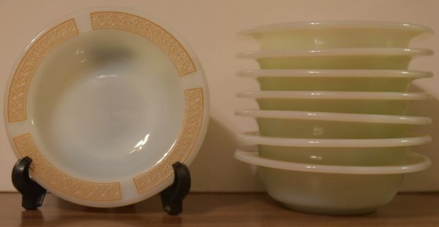 Vintage 1970's Anchor Hocking smaller Bowls
