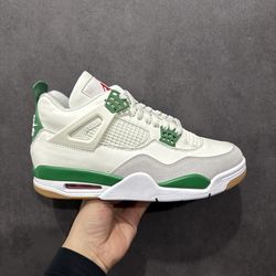 Nike SB x Air Jordan 4 Retro SP 'Pine Green'