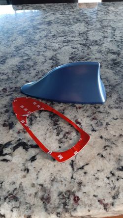 Car shark fin