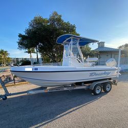 2000 Dusky 217 – Johnson 150HP – Turnkey & Water Ready