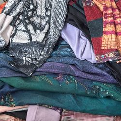 Women’s Long Sleeves, Jackets, Hoodies - Lot