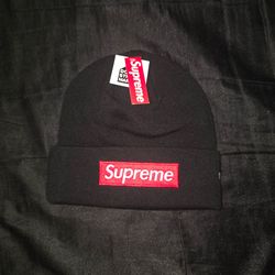 Supreme Beanie, Black W/ Red