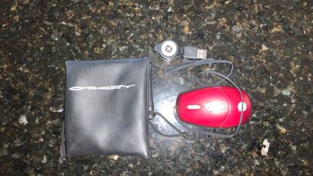 Red Mini Wired USB Travel Mouse.