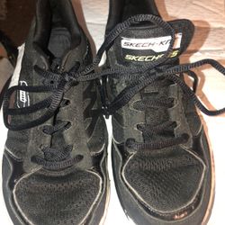 Skechers Skechers-Knit  Boys  Leather. Size 2Y