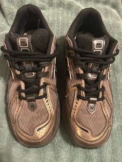 Boys 5.5Y New Balance 1906