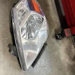 Headlight Assy Nissan Versa 2012 -driver Side