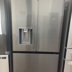 BIG DISCOUNT ~ Now$1099Was$3599 Counter Depth Max Refrigerator With “Welcome Light 💡 “