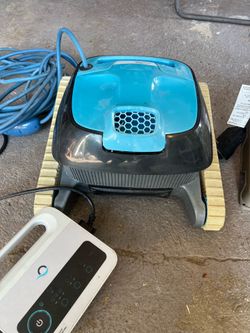 Pool vacuum cleaner