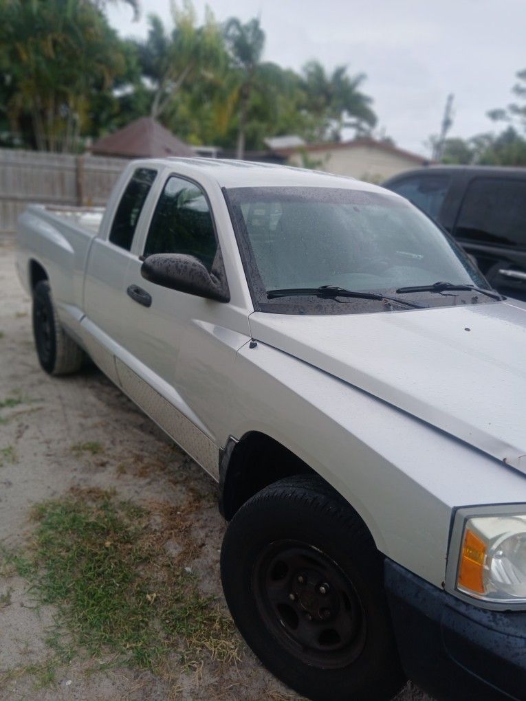 2005 Dodge Dakota