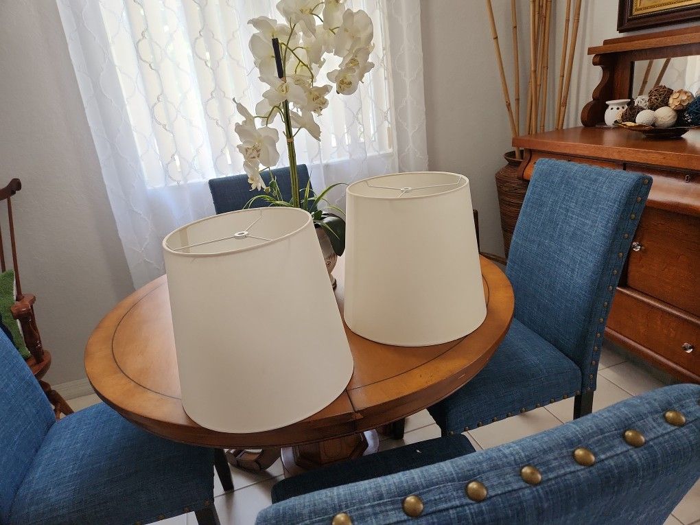 Blanco/ Shade Lamp.