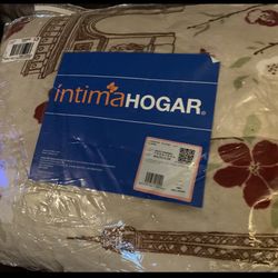 Beautiful Two sided PARIS design super soft Comfort/Blanket brand new