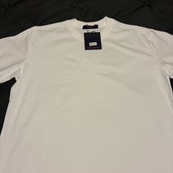 White Embossed LV T-shirt