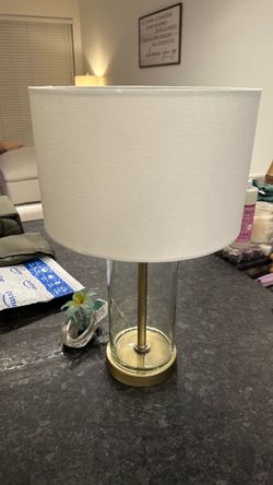 Modern table lamp with USB & fillable vase