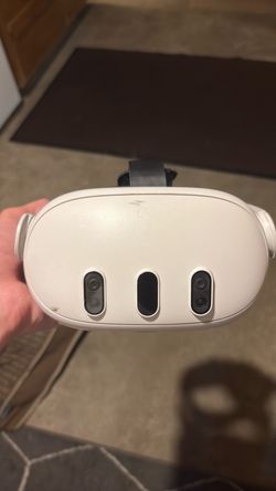 Meta Quest 3 VR Headset “NO CONTROLLERS”